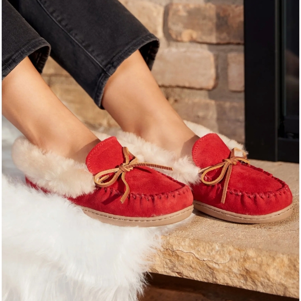 🏷Alpine Genuine Shearling Slipper Minnetonka In Red Suede NWT